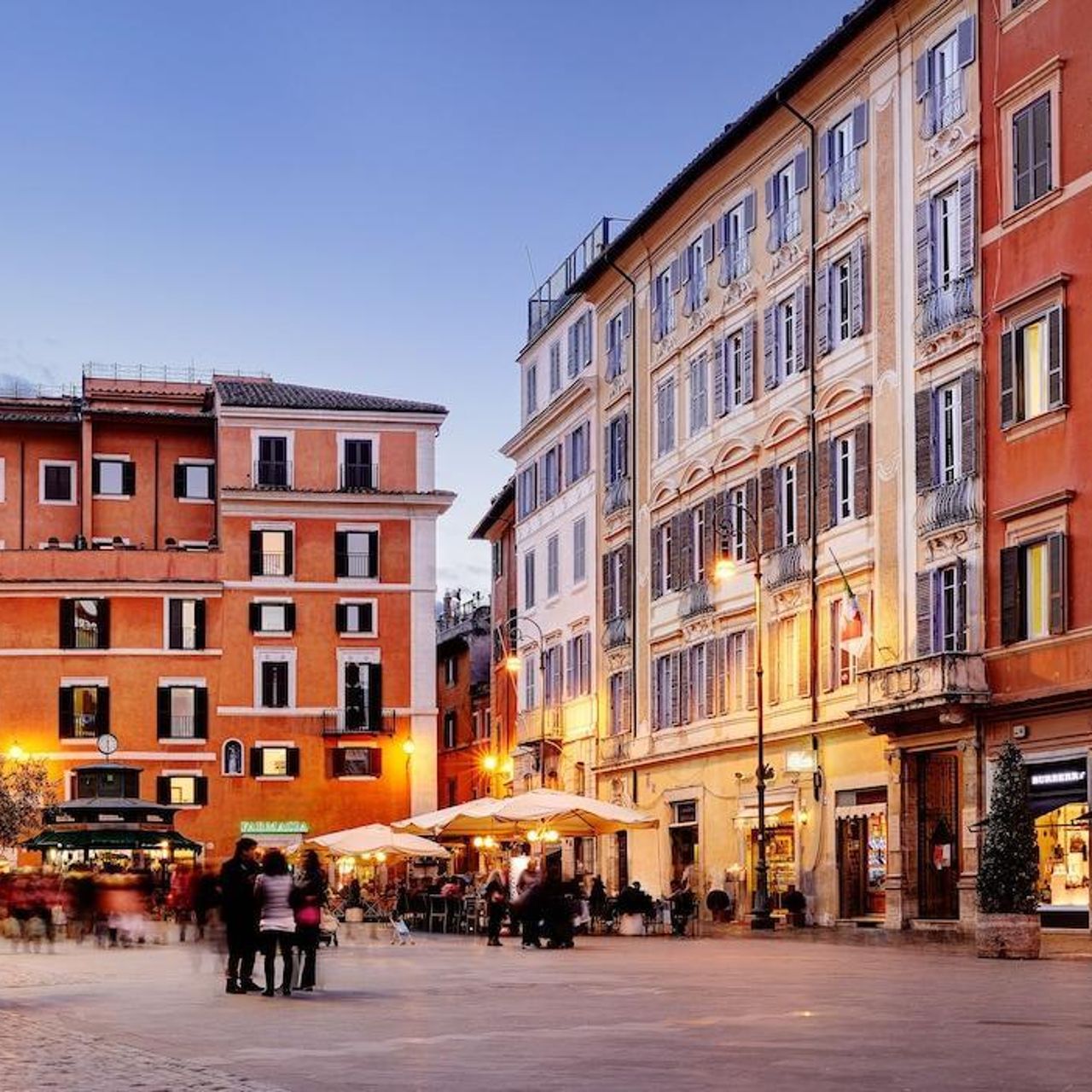 Burberry roma piazza clearance san lorenzo in lucina